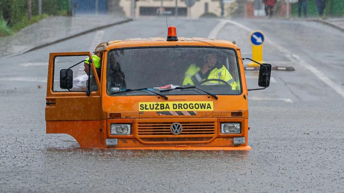 Niż genueński nad Polską. IMGW nakreśliło przebieg nawałnic. Oto zagrożone regiony