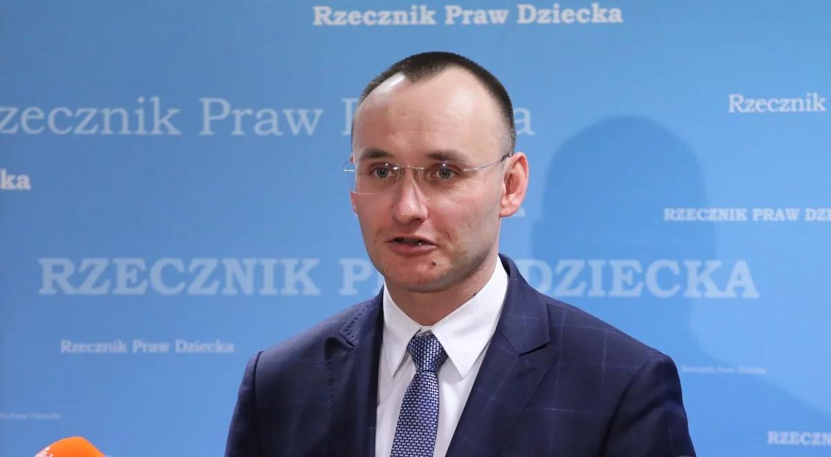 Rzecznik praw dziecka: deklaracja LGBT+ może naruszać konstytucję