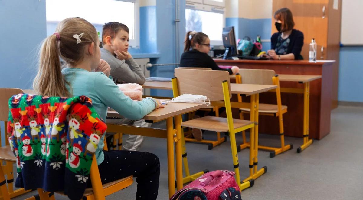 Lekcje stacjonarne wrócą w kwietniu? Minister edukacji: realne, jeśli opanujemy pandemię
