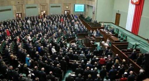 Sondaż: PJN i partia Palikota poza Sejmem