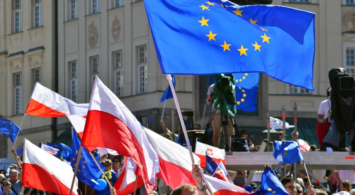 Hiszpański dziennik "El Pais: Polska poza eurosceptyczną grupą w Unii Europejskiej