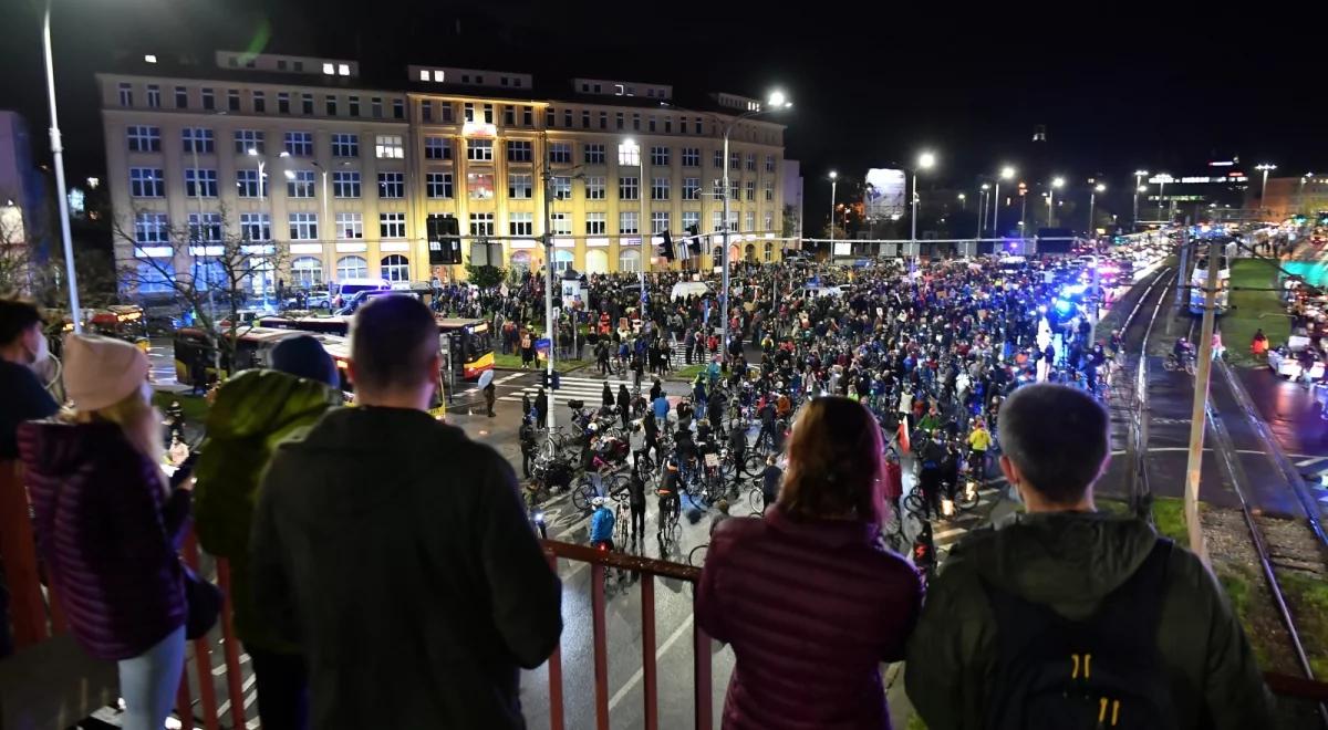 "To wybuchło, główne hasło protestów jest najlepszym tego podsumowaniem". Karnowski o protestach w Polsce