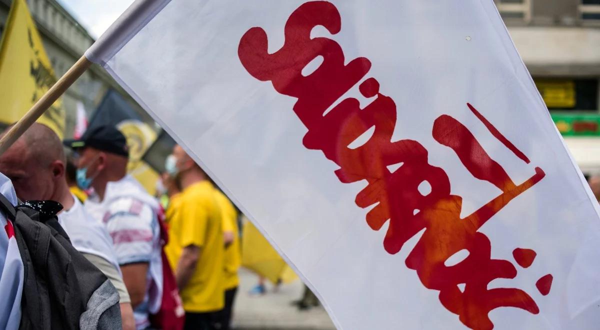Protest NSZZ "Solidarność" ws. decyzji dotyczącej Turowa. "Idziemy wykrzyczeć nasz sprzeciw przed TSUE"
