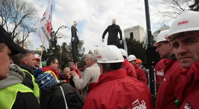 Solidarność przed Sejmem. "To zgniły kompromis"