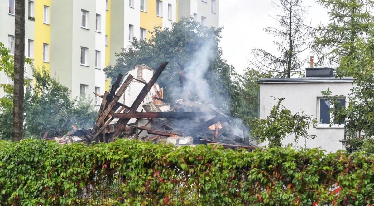 Wybuch gazu w domu jednorodzinnym w Toruniu. Strażacy przeszukują gruzowisko