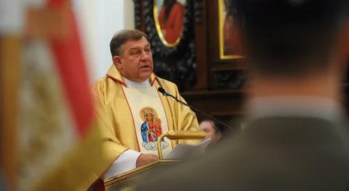 Bogdan Klich ukarał duchownego za kazanie?