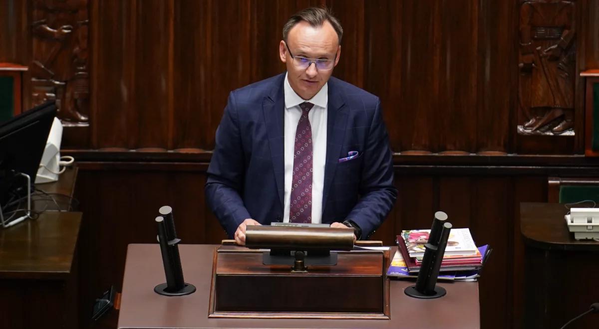 Rzecznik Praw Dziecka: większość problemów dzieci i młodzieży wynika z braku stabilności w domu