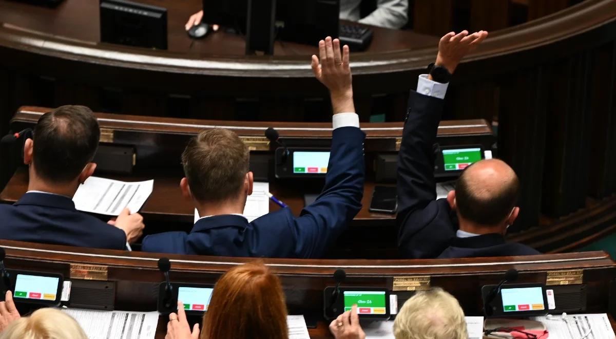 Podwyżki dla parlamentarzystów. Dr Gajewski: niezbędne, jeśli chcemy budować prestiż naszych przedstawicieli