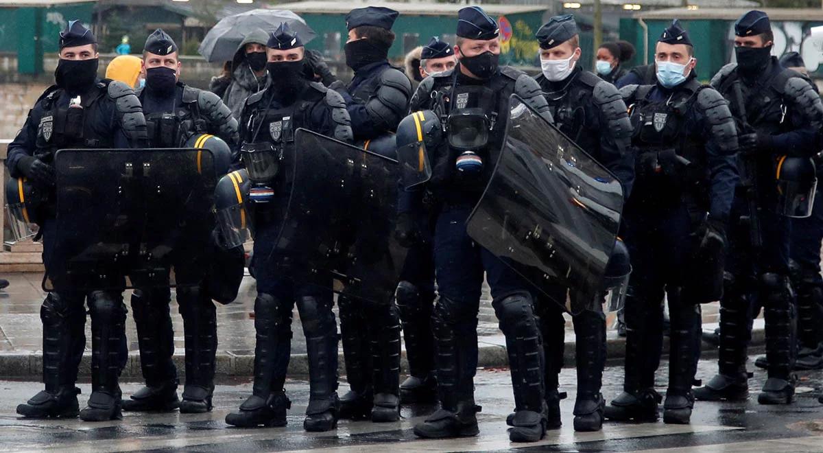 Francja: zamieszki po interwencji policji. Splądrowany supermarket, podpalona stacja paliw