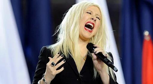 Christina Aguilera pomyliła słowa hymnu podczas finału Super Bowl 