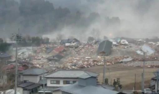 Dramatyczne wideo: tsunami niszczy miasto w kilka minut