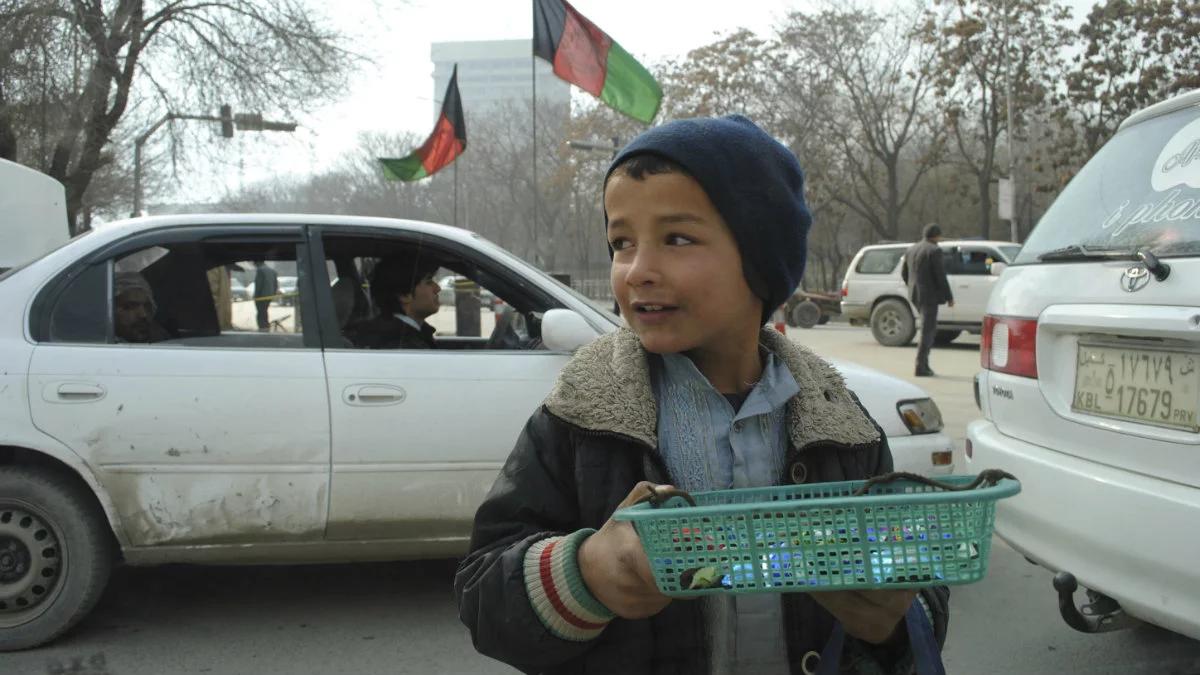Afganistan: kilkuletnie dzieci wykonują niebezpieczne prace. Raport Human Rights Watch
