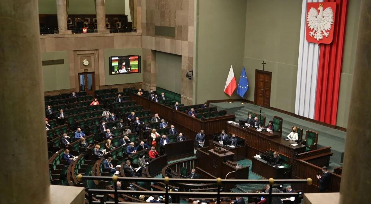 "Przede wszystkim straty wizerunkowe". Prof. Mieczysław Ryba o posłach, którzy opuścili PiS