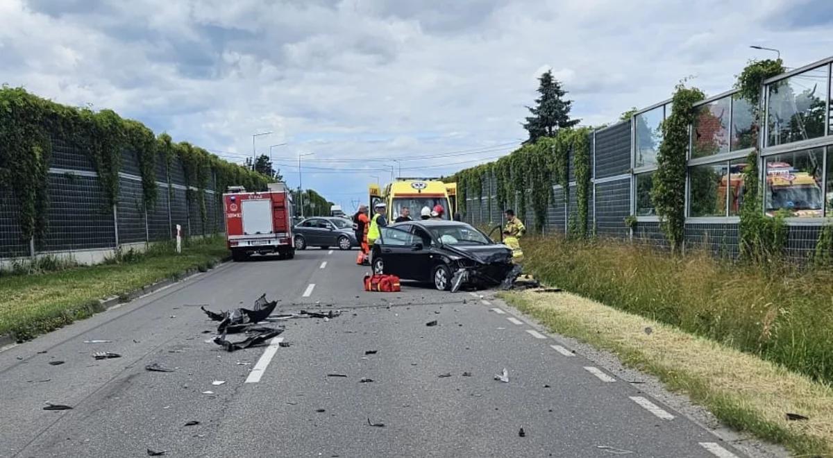 Wypadek w Promniku. Seat wjechał pod tira, kobieta zginęła na miejscu