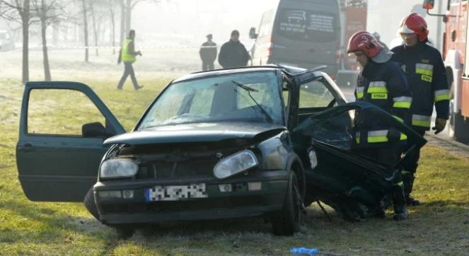 Kraków: zderzenie busa i samochodu osobowego. Są ranni