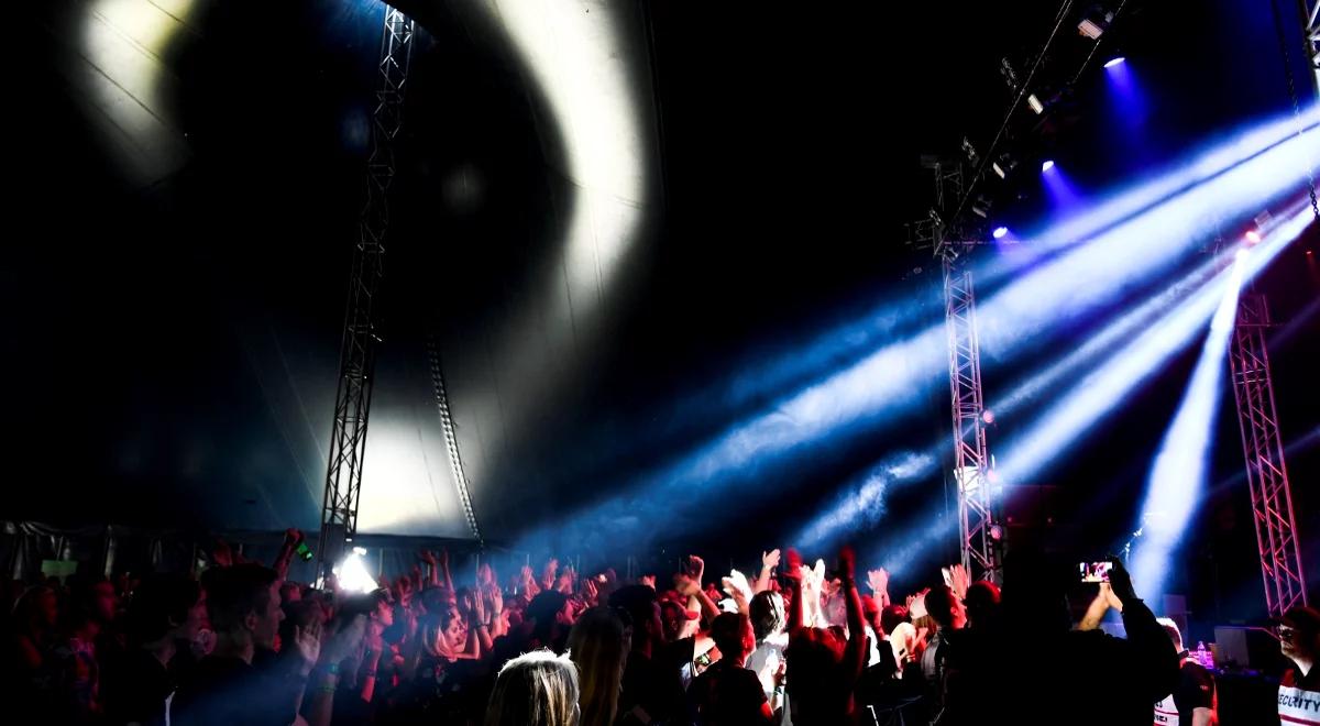 Szwecja: podczas festiwalu zgwałcono 15-latkę. Premier: trzeba położyć temu kres