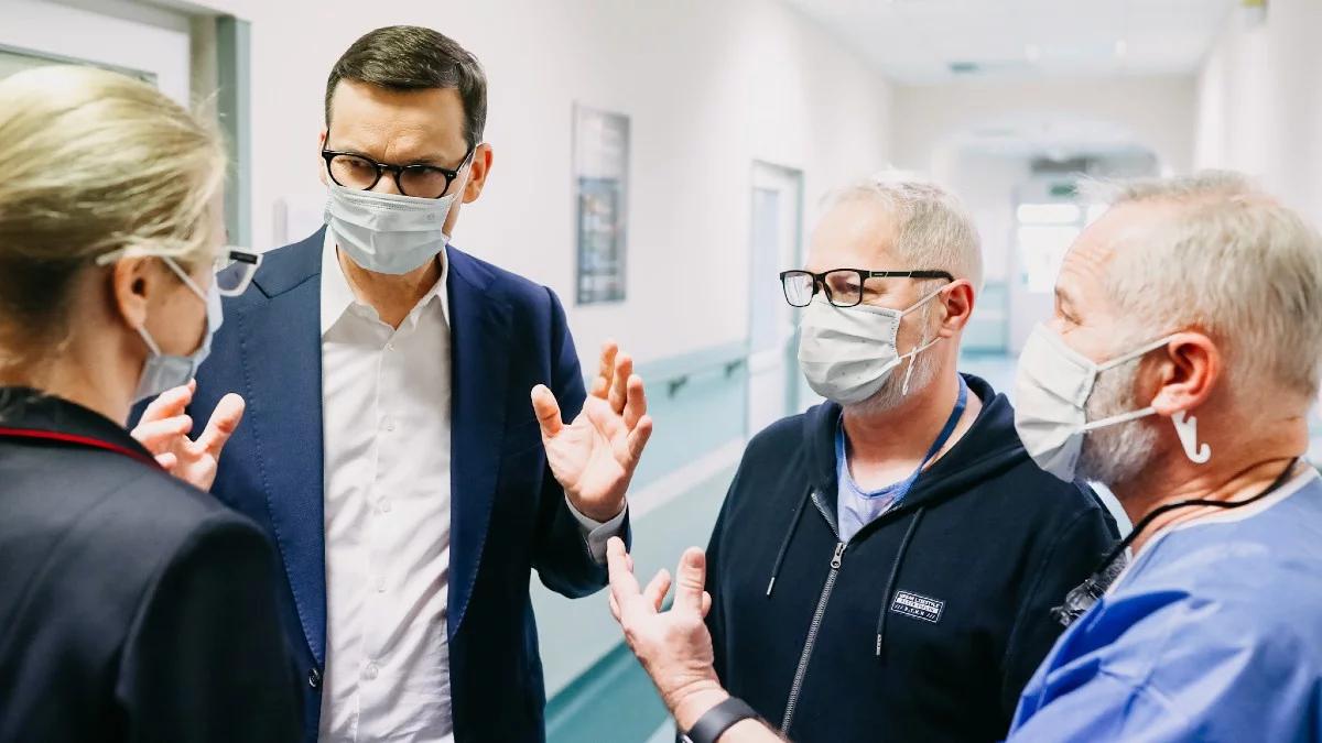 Powszechny dostęp do szczepień, szpitale tymczasowe. Premier o przygotowaniach do czwartej fali