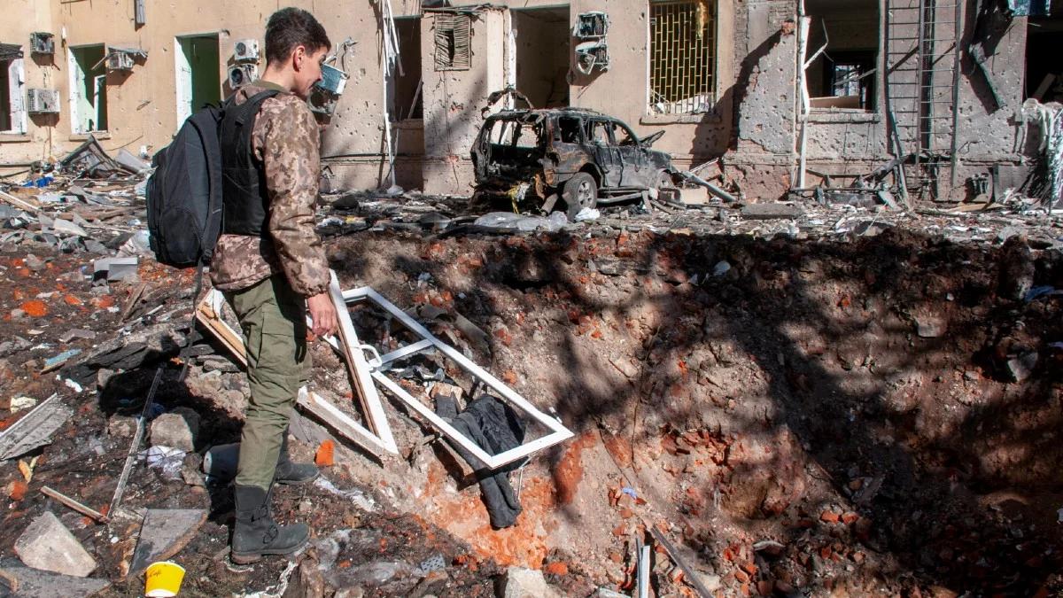 Kolejna doba bombardowań ukraińskich miast. Rakiety spadły m.in. na Kijów i Charków 