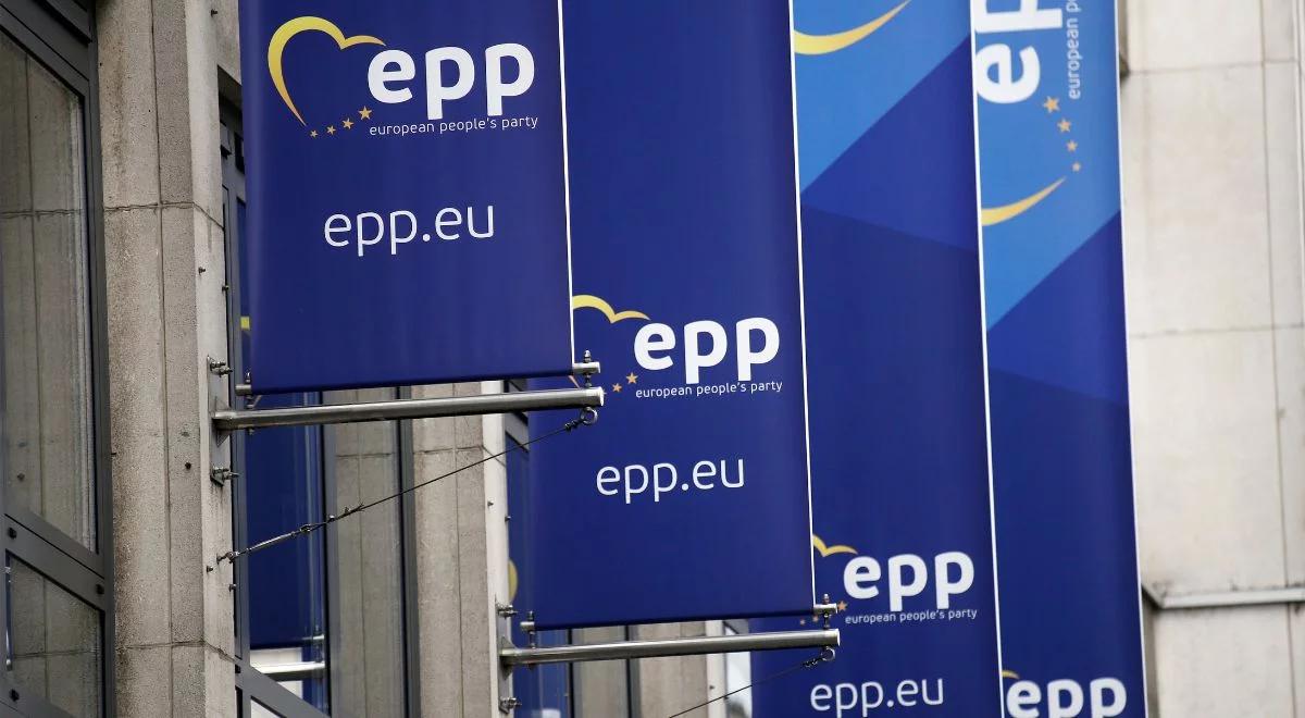 Policja w siedzibie EPL. Poseł PiS przypomina rolę Tuska. "Przez lata był szefem tej partii"