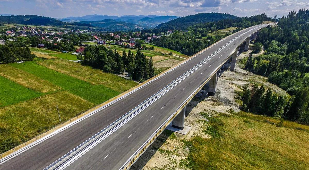 Nowa zakopianka już do dyspozycji kierowców. Otwarto pierwszy z trzech odcinków drogi