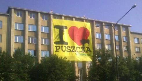 Ekolodzy na dachu ministerstwa. "I love Puszcza"