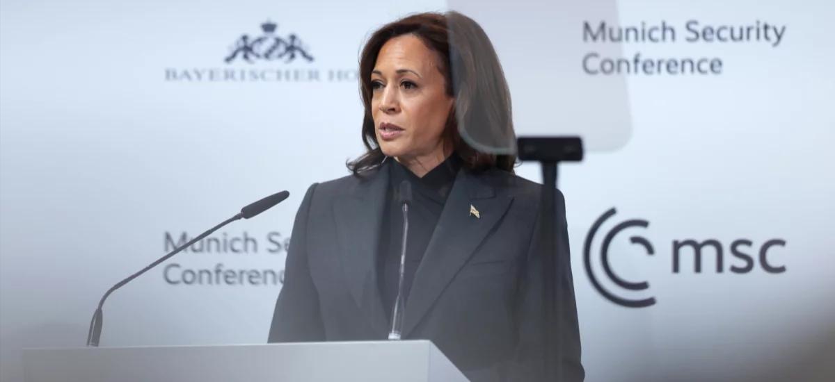 "Znamy standardy prawa". Kamala Harris zapowiada pociągnięcie do odpowiedzialności winnych zbrodni na Ukrainie