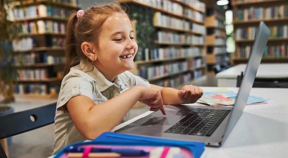 Laptopy dla uczniów IV klas. Jest decyzja ws. projektu ustawy