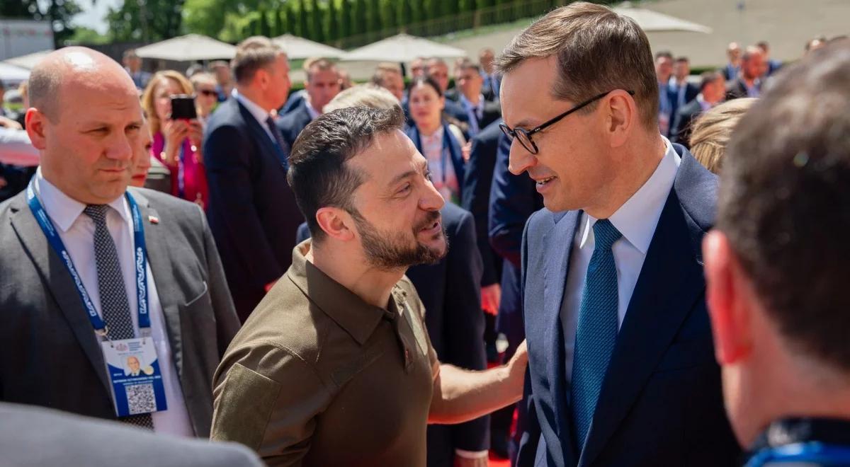 "Dobrze znów cię widzieć". Podczas wizyty w Mołdawii premier spotkał się z Zełenskim