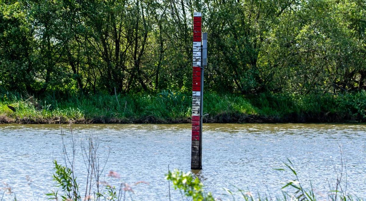 Uwaga na podtopienia po obfitych opadach deszczu. Obowiązują alerty hydrologiczne