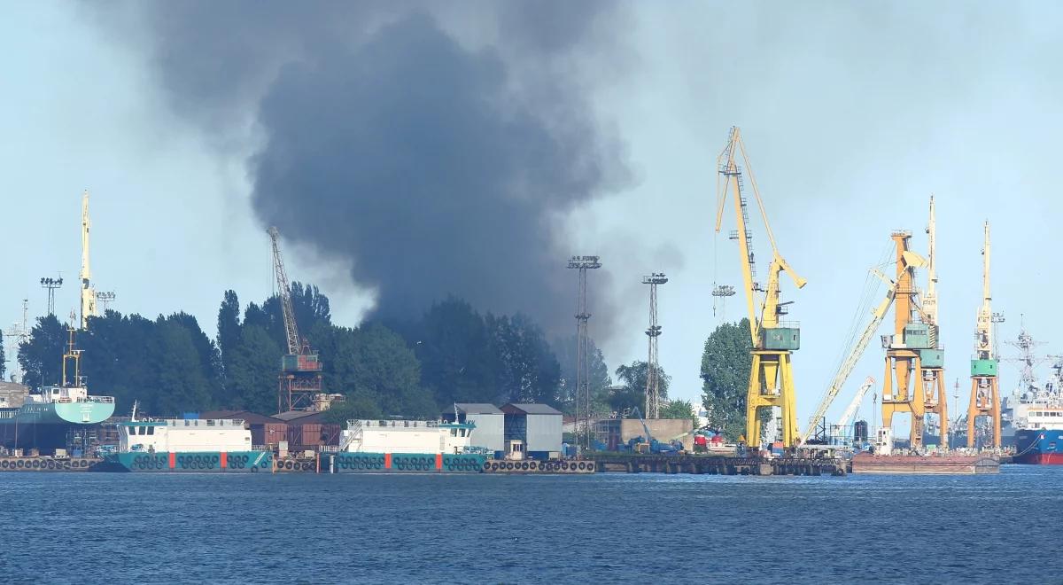 Gdynia: ugaszono pożar hali w Stoczni Marynarki Wojennej