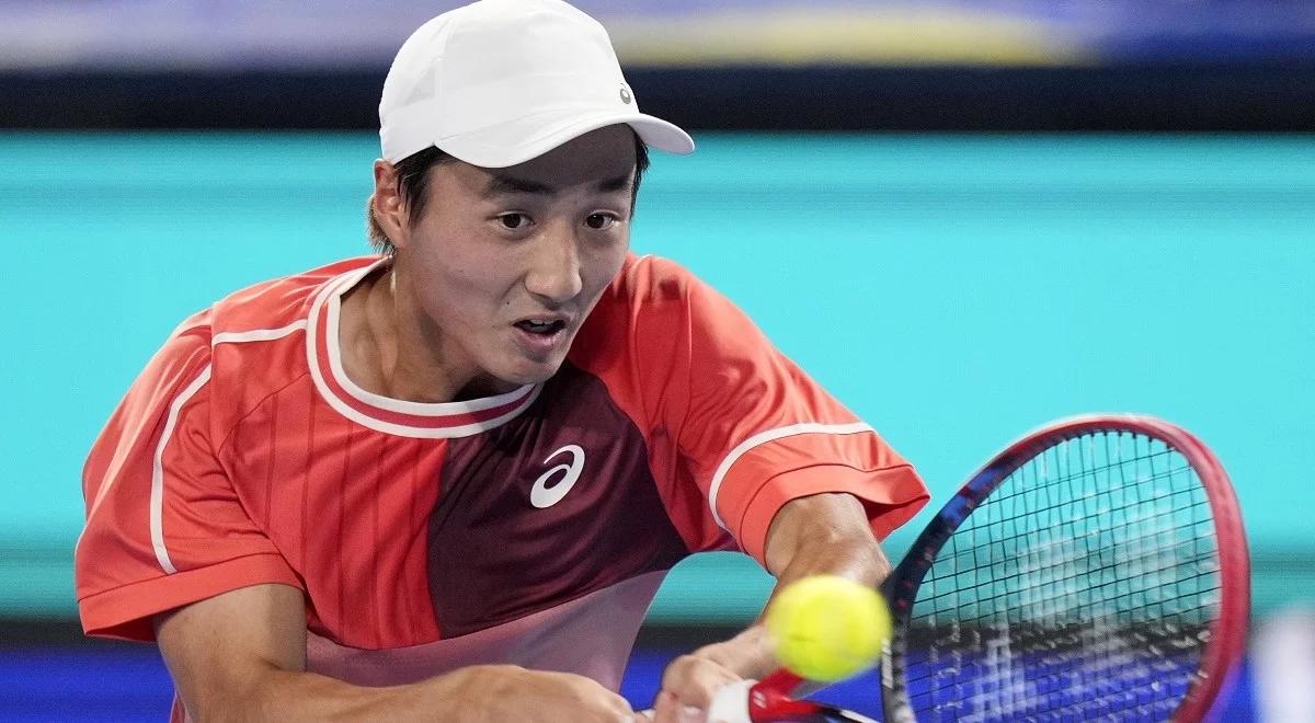 ATP Tokio: 20-letni Shintaro Mochizuki idzie jak burza. Najpierw "pomógł" Hurkaczowi, teraz sprawił kolejną sensację