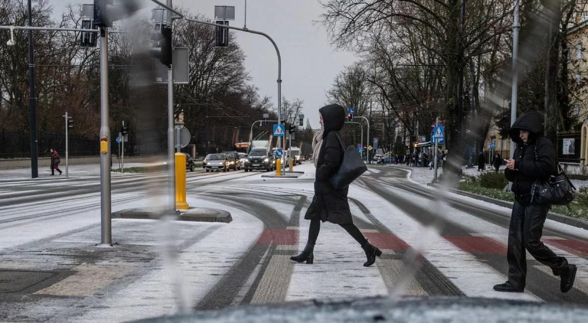 IMGW zapowiada tydzień z zimową pogodą. Będzie ślisko na drogach 