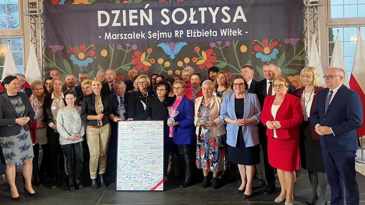 Sołtysi dostaną dodatek do emerytury. Elżbieta Witek: powinni wiedzieć, że są doceniani