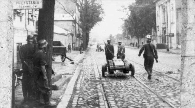 Samobieżna mina Goliat już w polskim muzeum