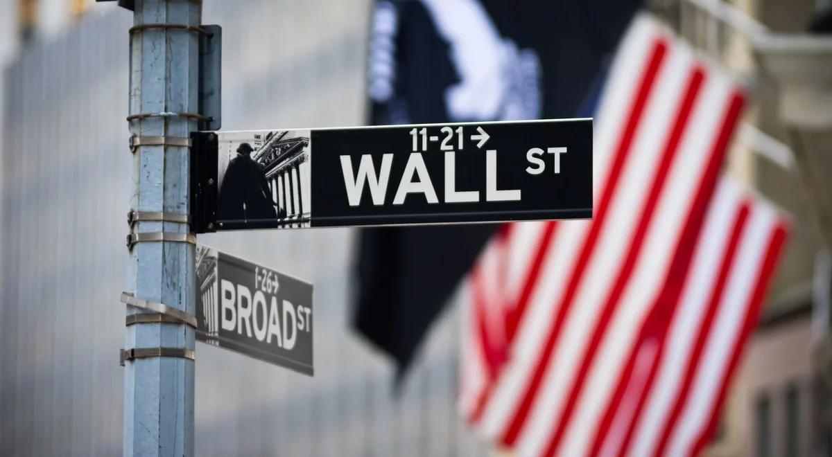 Fed spowodował wyprzedaż akcji na Wall Street. Reakcja rynków po podwyżce stóp procentowych w USA