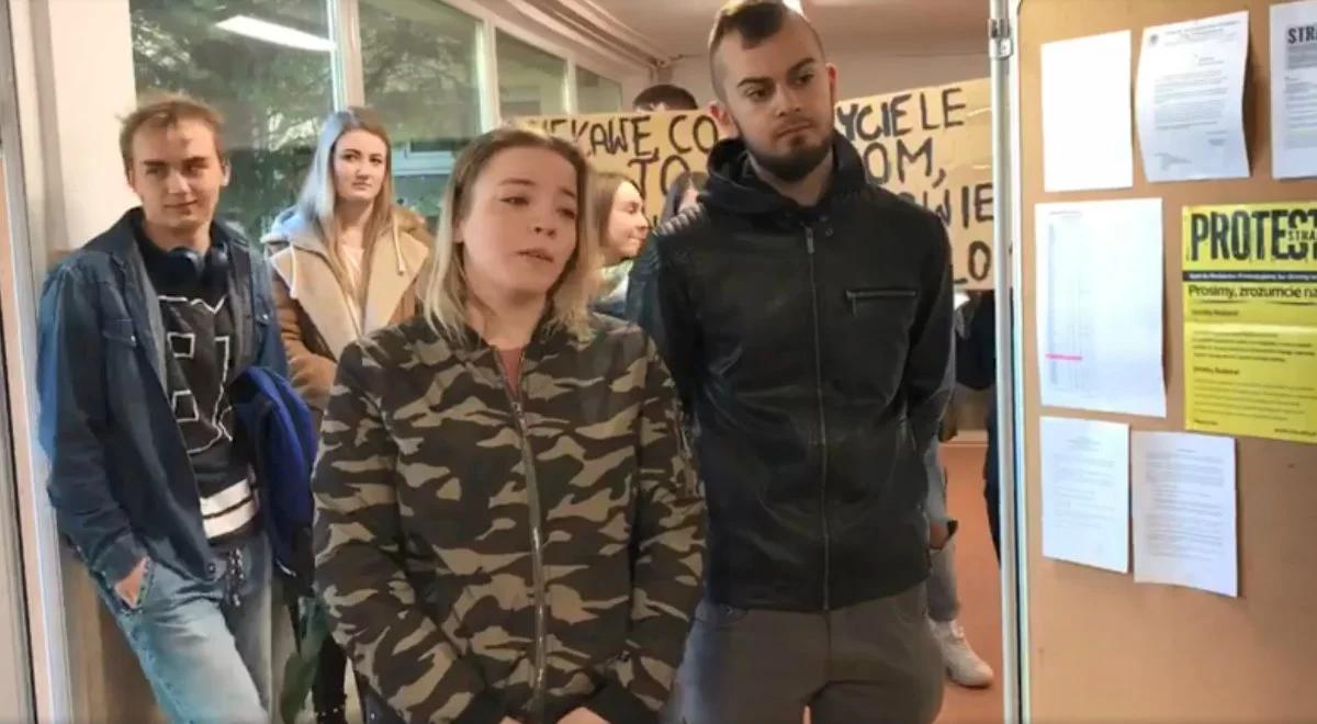 Maturzyści pytają wprost co z egzaminem dojrzałości. Nauczycielka: pytania kierujcie do premiera