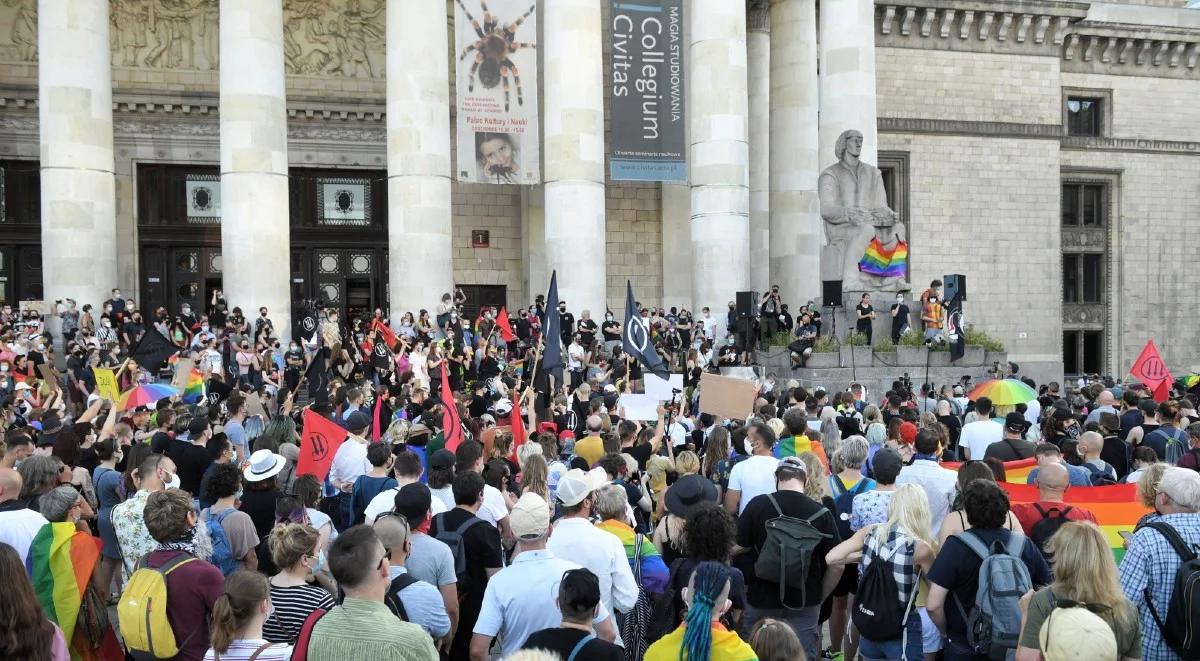 Manifestacja LGBT na placu Defilad. Zebrali się w obronie aktywisty "Margot" 