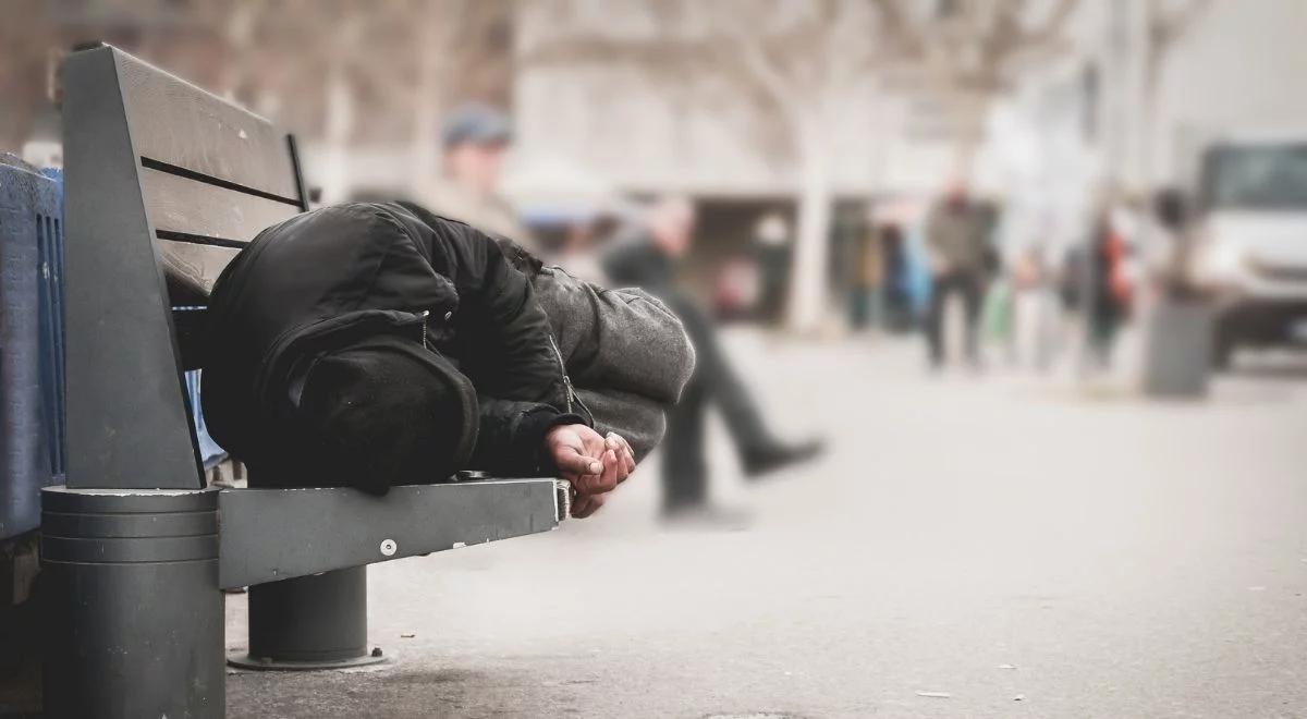 Mniej bezdomnych Polaków w Europie. Zaskakujący efekt brexitu