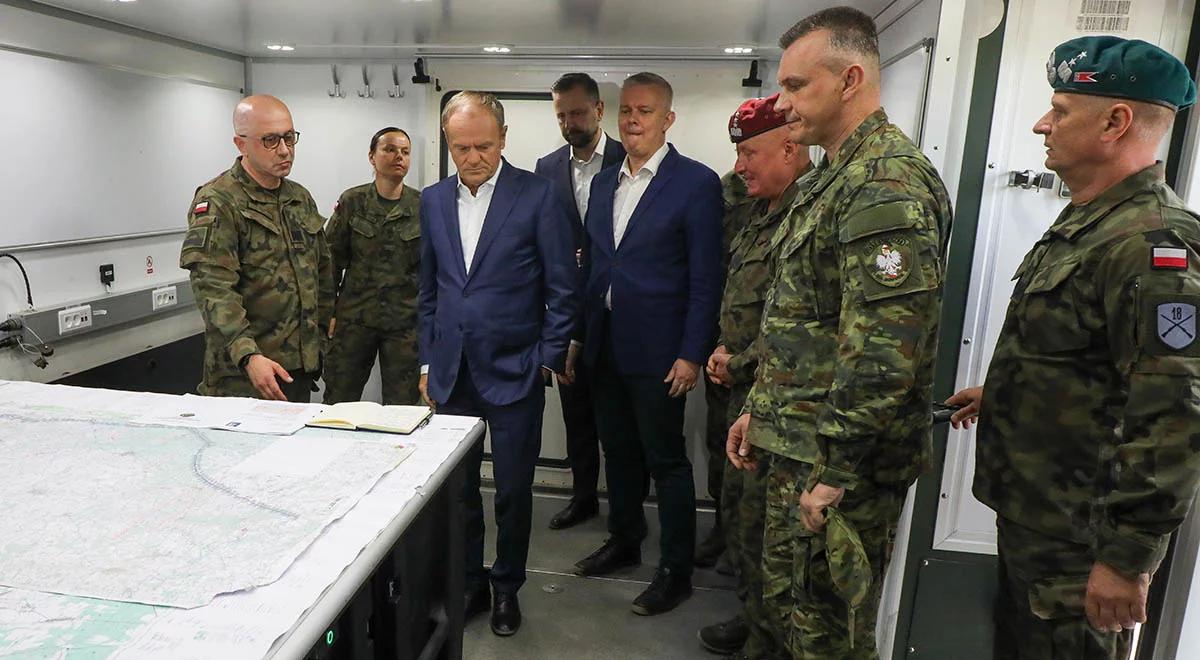 Użycie broni. Tusk chce na granicy rozmawiać z żołnierzami o zmianach w prawie
