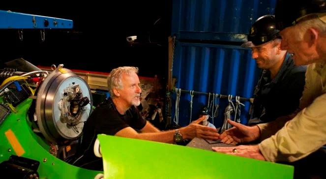 James Cameron na dnie Rowu Mariańskiego