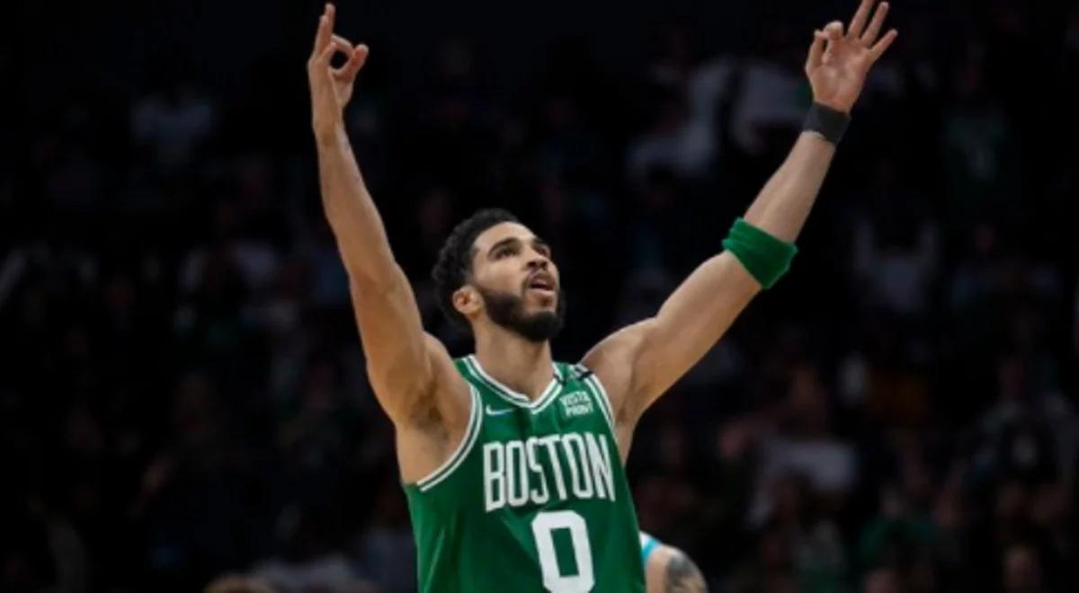 NBA: "długa podróż" Celtics. Koszykarze z Bostonu liderami Konferencji Wschodniej 