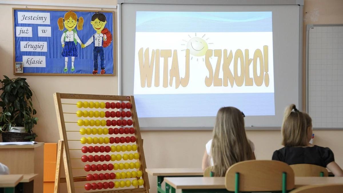 Ucz się ucz, bo nauka to pieniędzy klucz. Kilka lat studiów to 2 mln wyższe zarobki