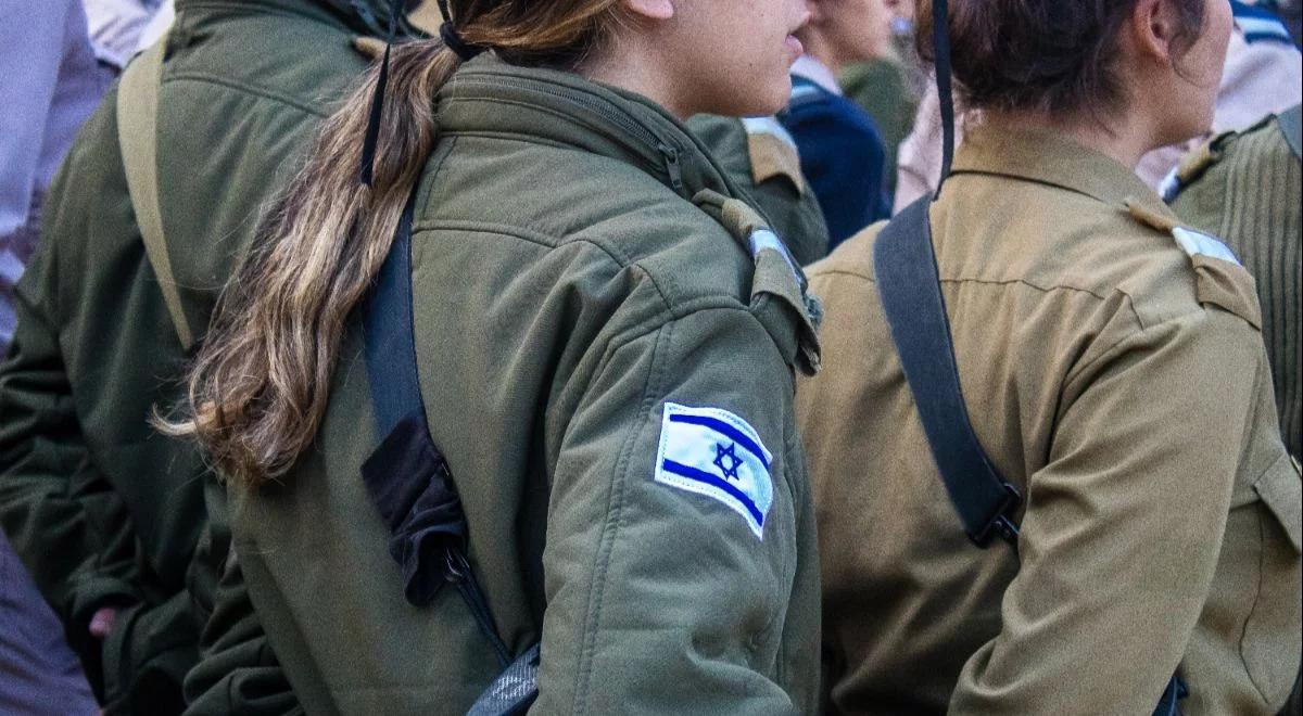 "One nadal żyją". Rodziny żołnierek porwanych przez Hamas alarmują rząd