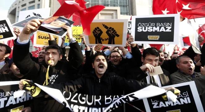 Prezydent Turcji rozlicza się z przeciwnikami. Nakaz aresztowania dla Fethullaha Gulena 