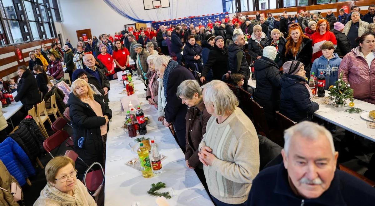 "Otwarte zostaną drzwi dla potrzebujących". Wigilie Caritas odbędą się w 90 miastach Polski