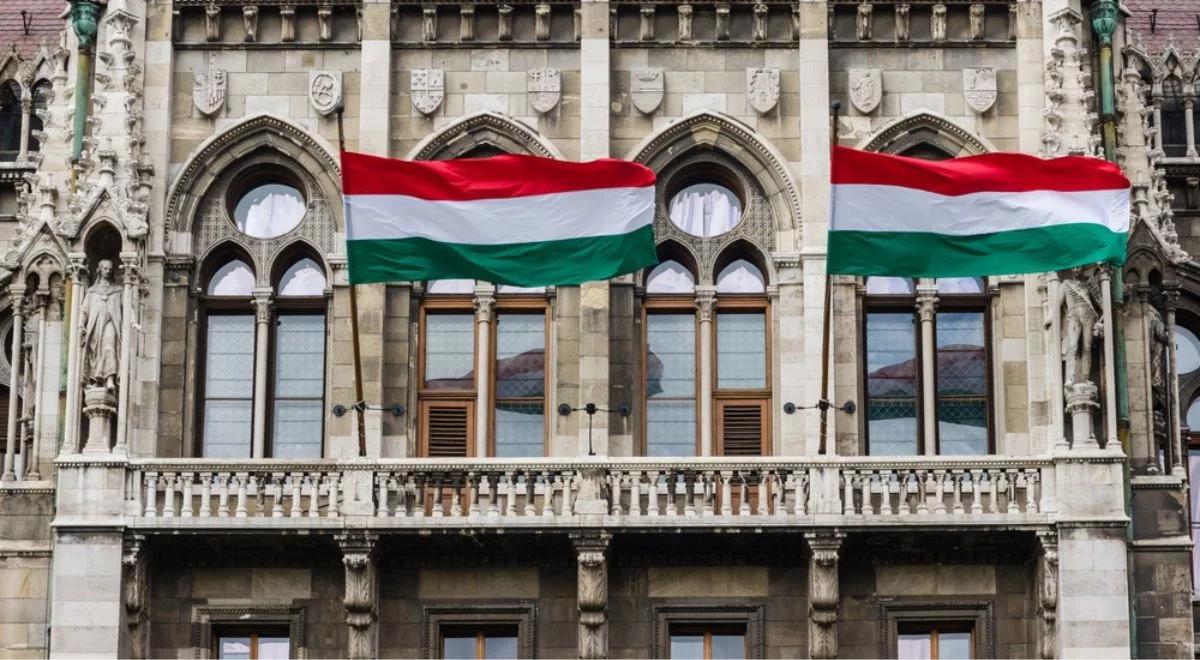 Blokada szóstego pakietu sankcji przez Węgry. Rzecznik rządu: ta postawa niepokoi Polskę