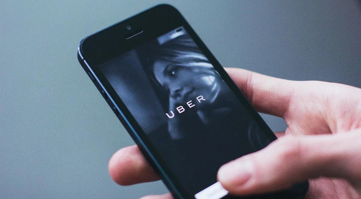 Uber jak taksówka. Zapłacimy także gotówką