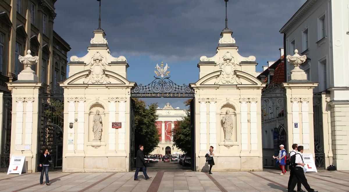 Nowy rok akademicki w cieniu pandemii. Wiele uczelni stawia na mieszane zajęcia