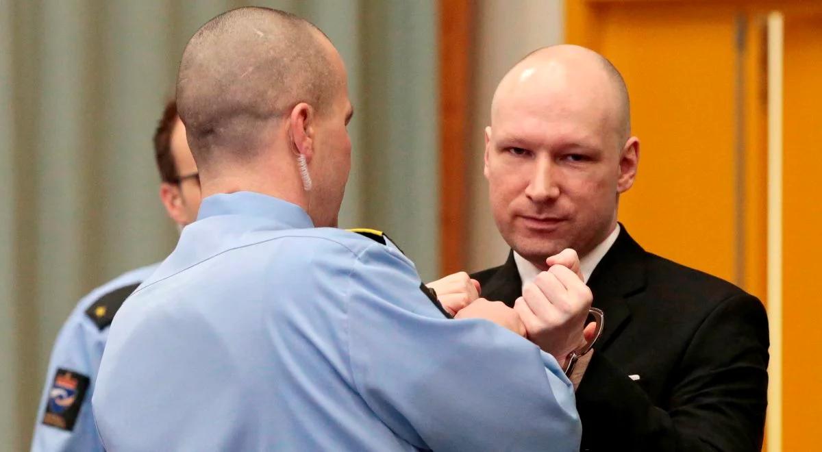 Norwegia: Anders Breivik skarży państwo za "nieludzkie traktowanie"