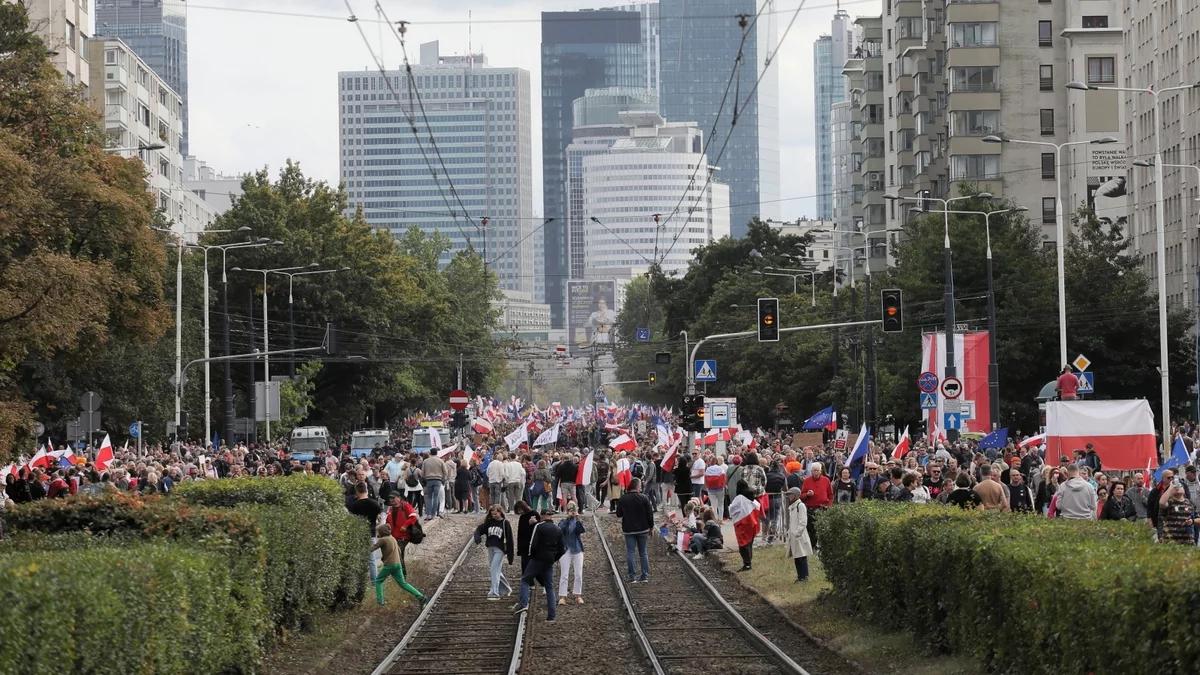 Frekwencja na marszu Tuska. Nawet TOK FM zauważył, że było mało ludzi [KOMENTARZE]